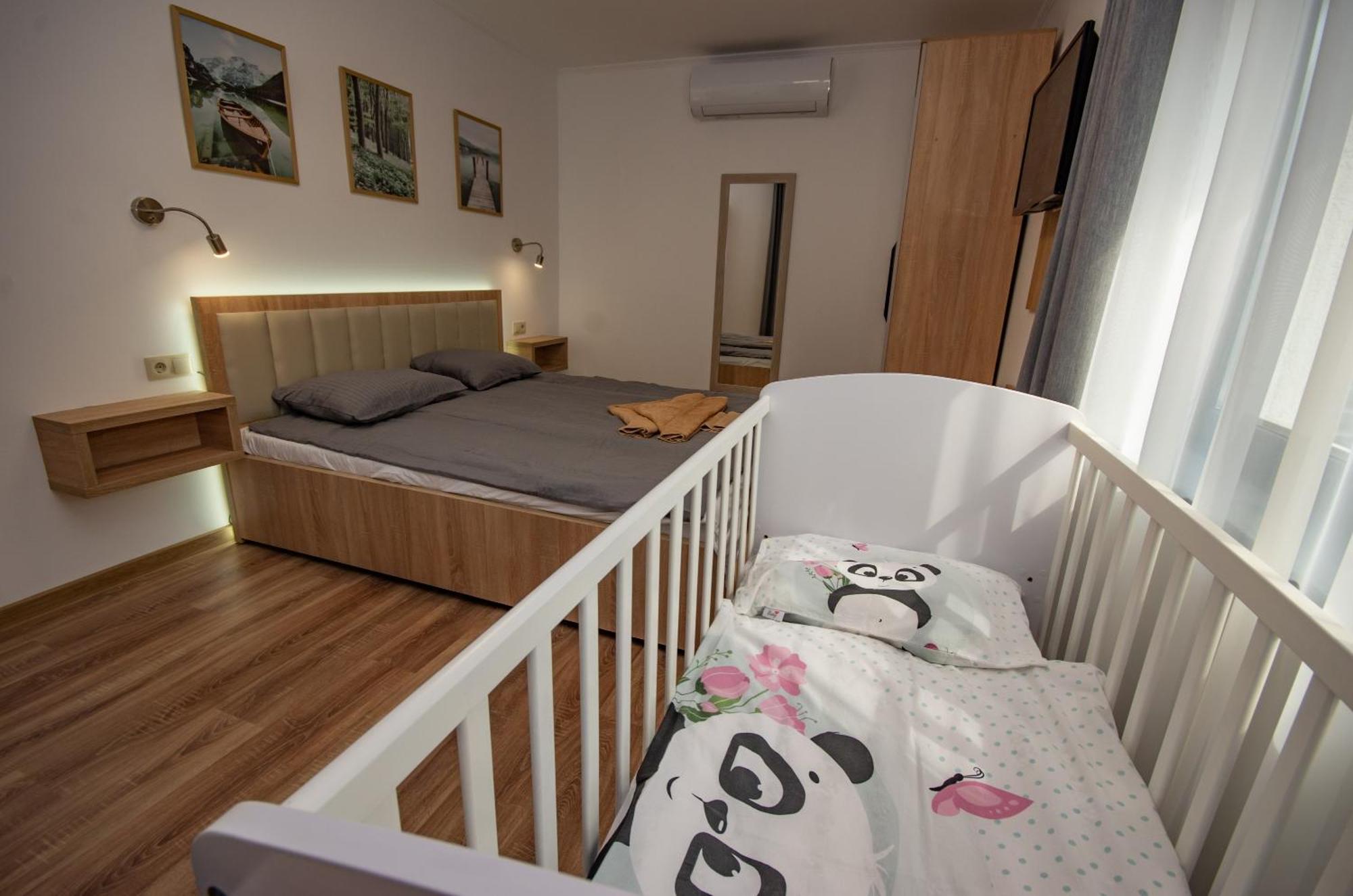 Csaladi Kikoeto Apartman Gyula Kültér fotó