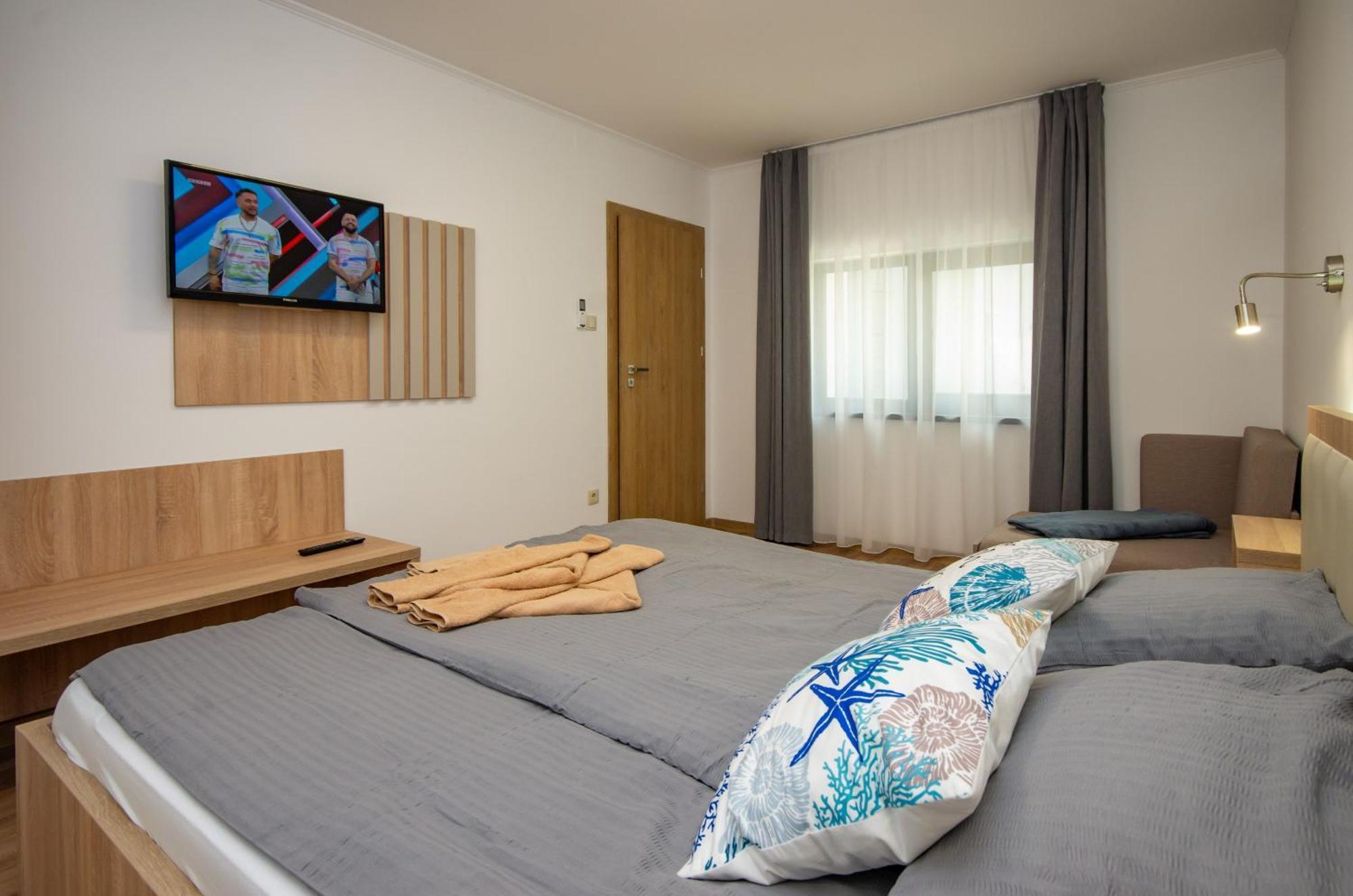 Csaladi Kikoeto Apartman Gyula Kültér fotó