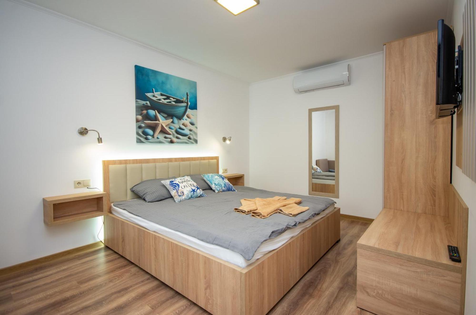 Csaladi Kikoeto Apartman Gyula Kültér fotó
