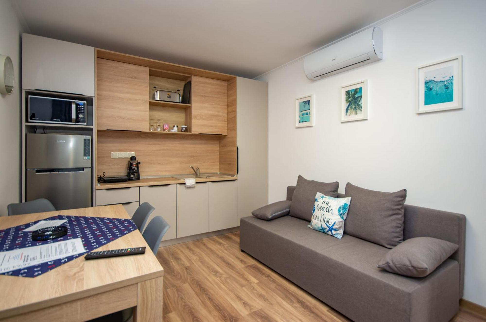 Csaladi Kikoeto Apartman Gyula Kültér fotó