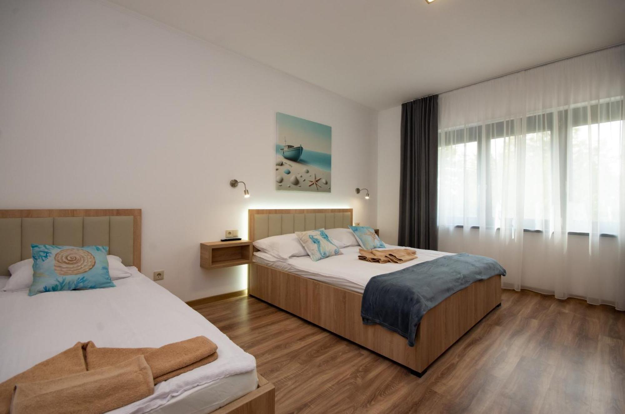 Csaladi Kikoeto Apartman Gyula Kültér fotó