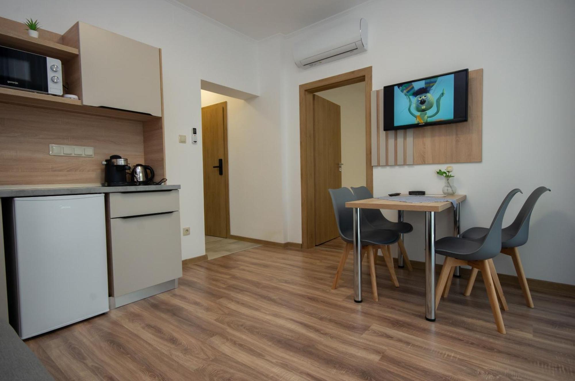 Csaladi Kikoeto Apartman Gyula Kültér fotó