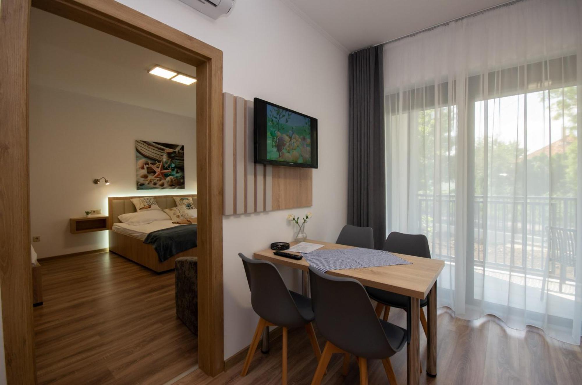 Csaladi Kikoeto Apartman Gyula Kültér fotó
