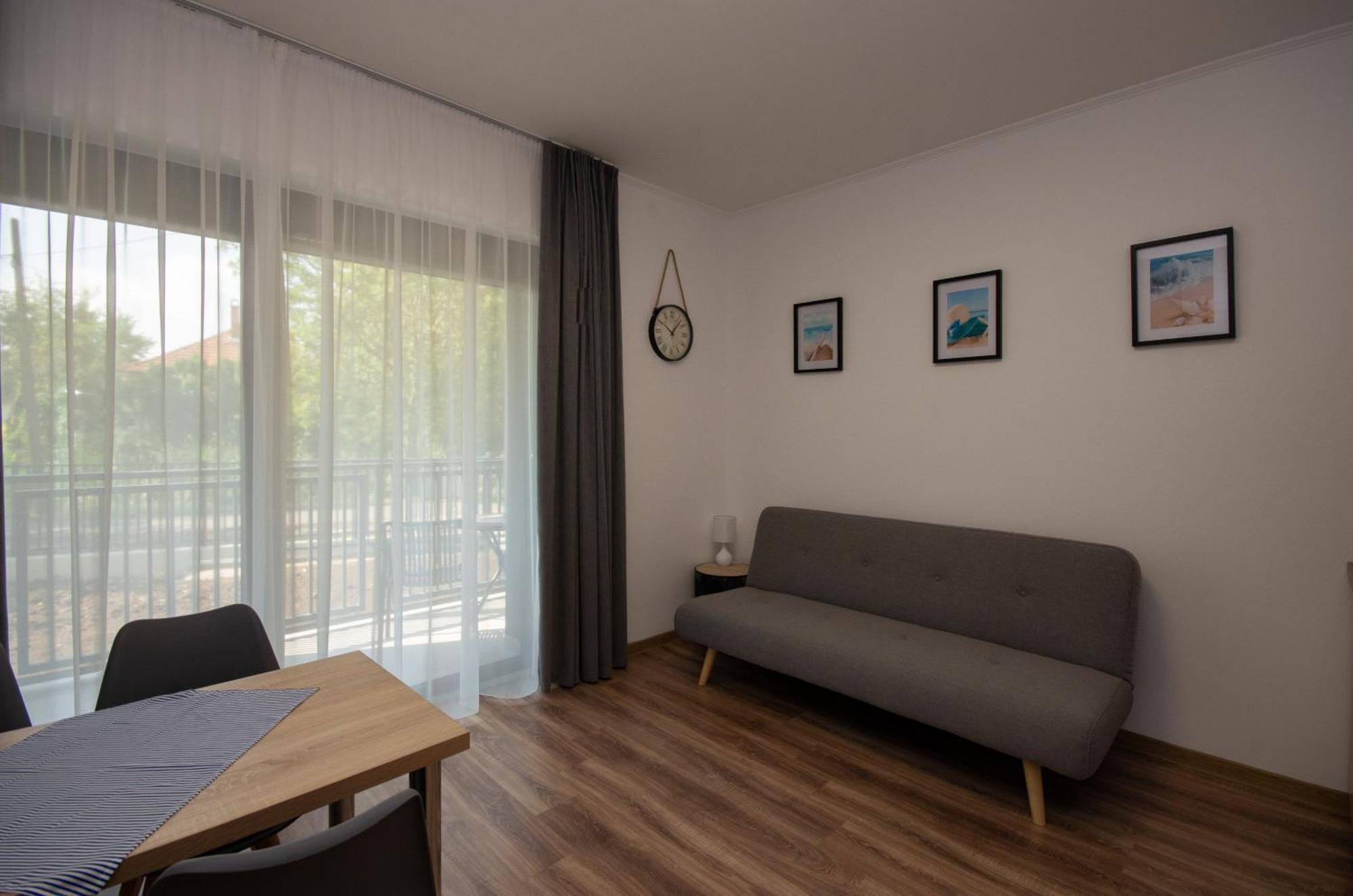Csaladi Kikoeto Apartman Gyula Kültér fotó