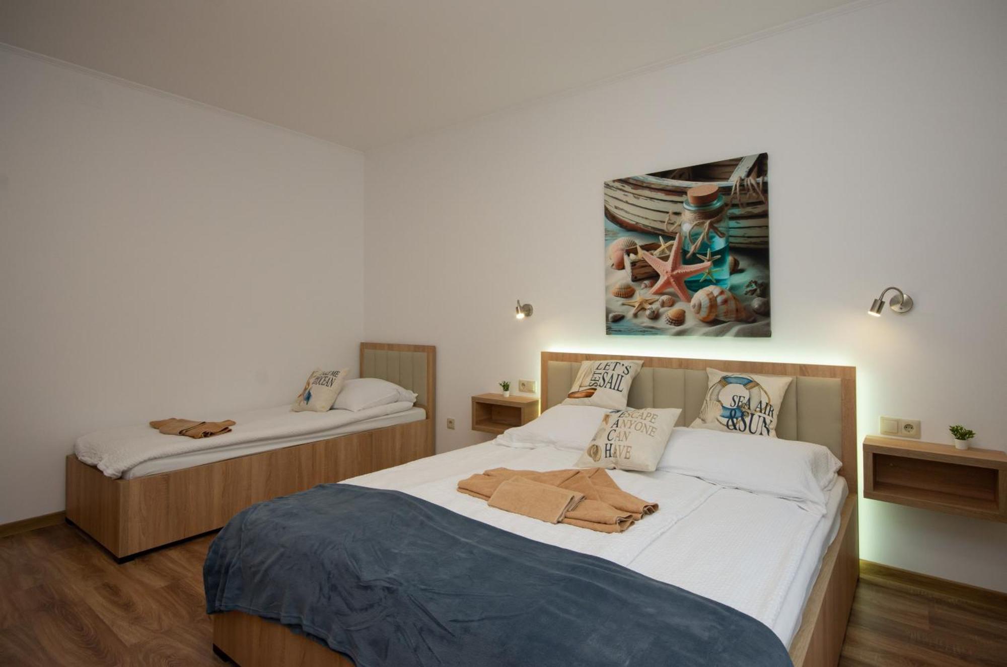 Csaladi Kikoeto Apartman Gyula Kültér fotó