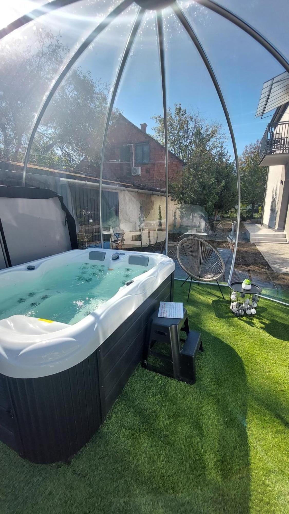 Csaladi Kikoeto Apartman Gyula Kültér fotó